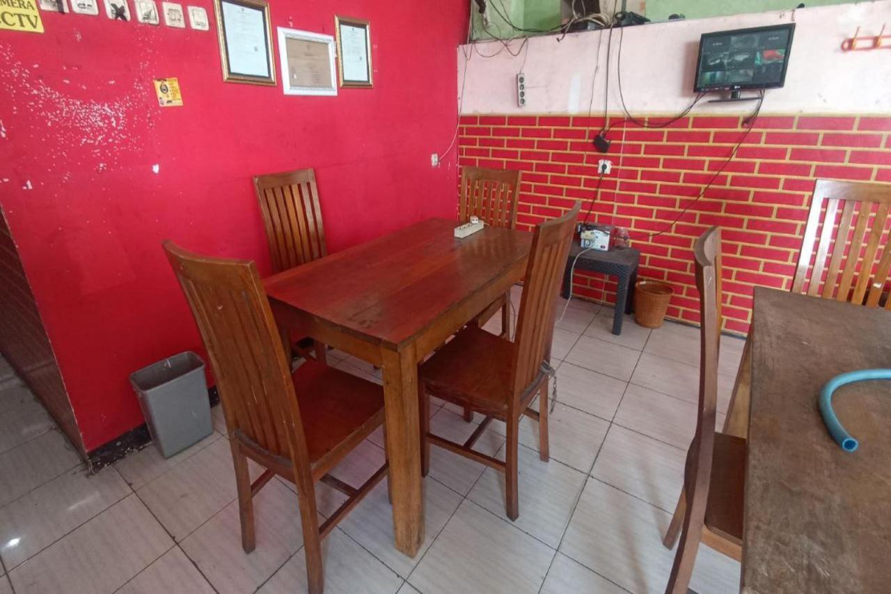 Oyo Life 92877 Hotel Rainbow 7296 سيمارانغ المظهر الخارجي الصورة