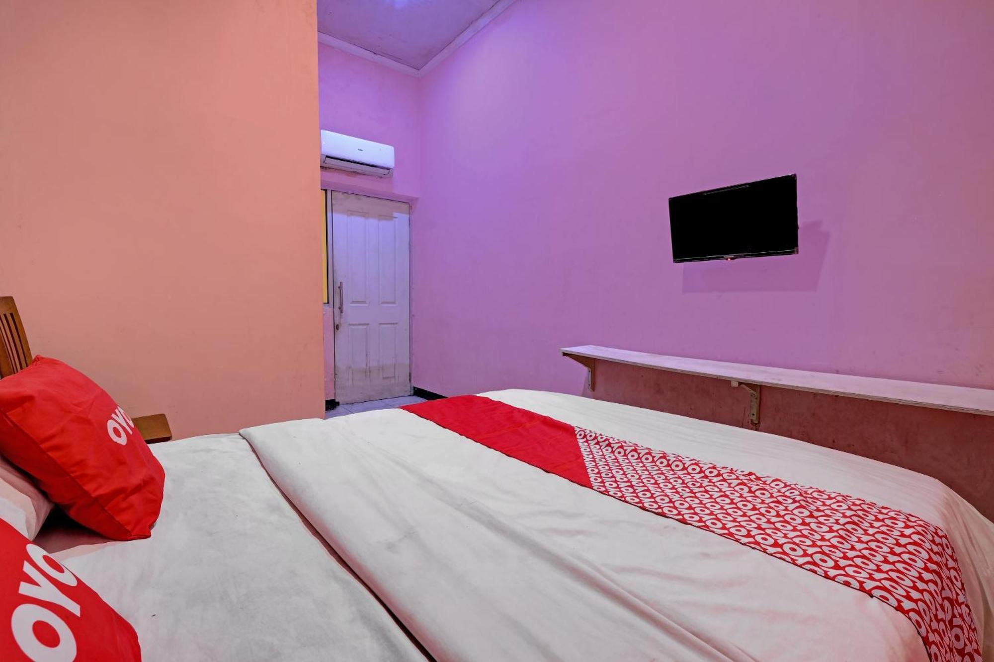 Oyo Life 92877 Hotel Rainbow 7296 سيمارانغ المظهر الخارجي الصورة