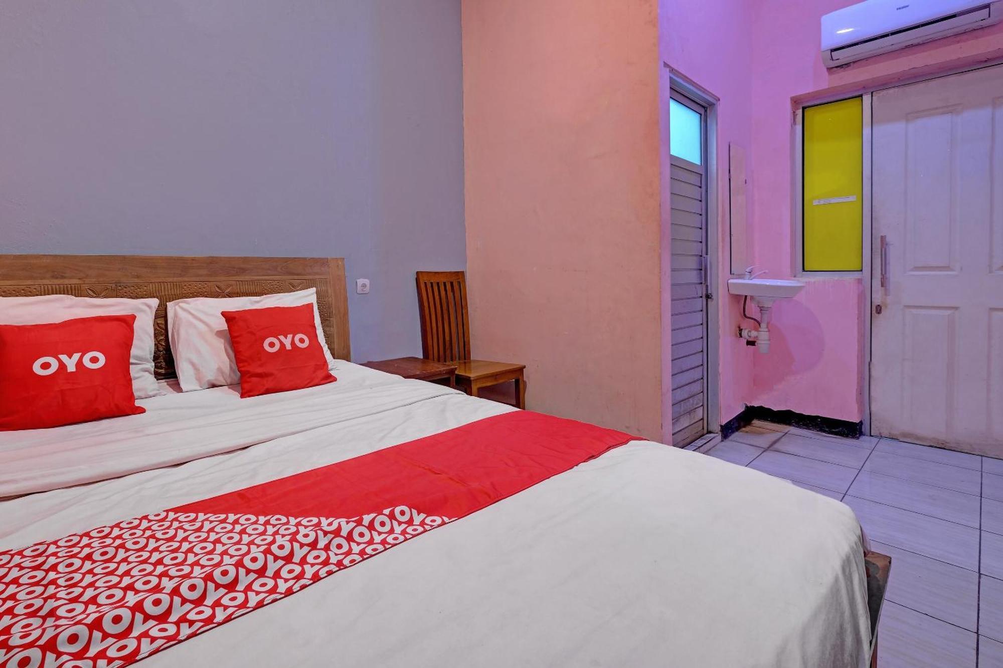 Oyo Life 92877 Hotel Rainbow 7296 سيمارانغ المظهر الخارجي الصورة