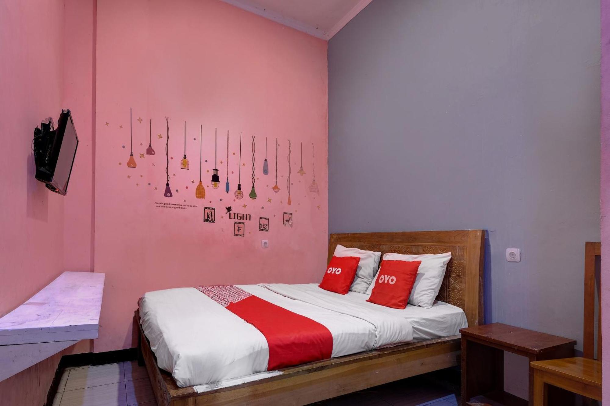 Oyo Life 92877 Hotel Rainbow 7296 سيمارانغ المظهر الخارجي الصورة
