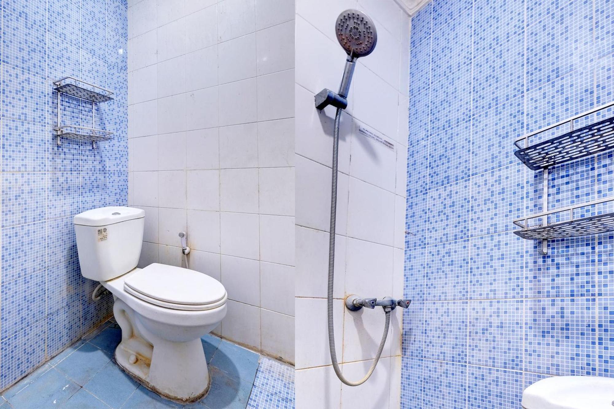 Oyo Life 92877 Hotel Rainbow 7296 سيمارانغ المظهر الخارجي الصورة
