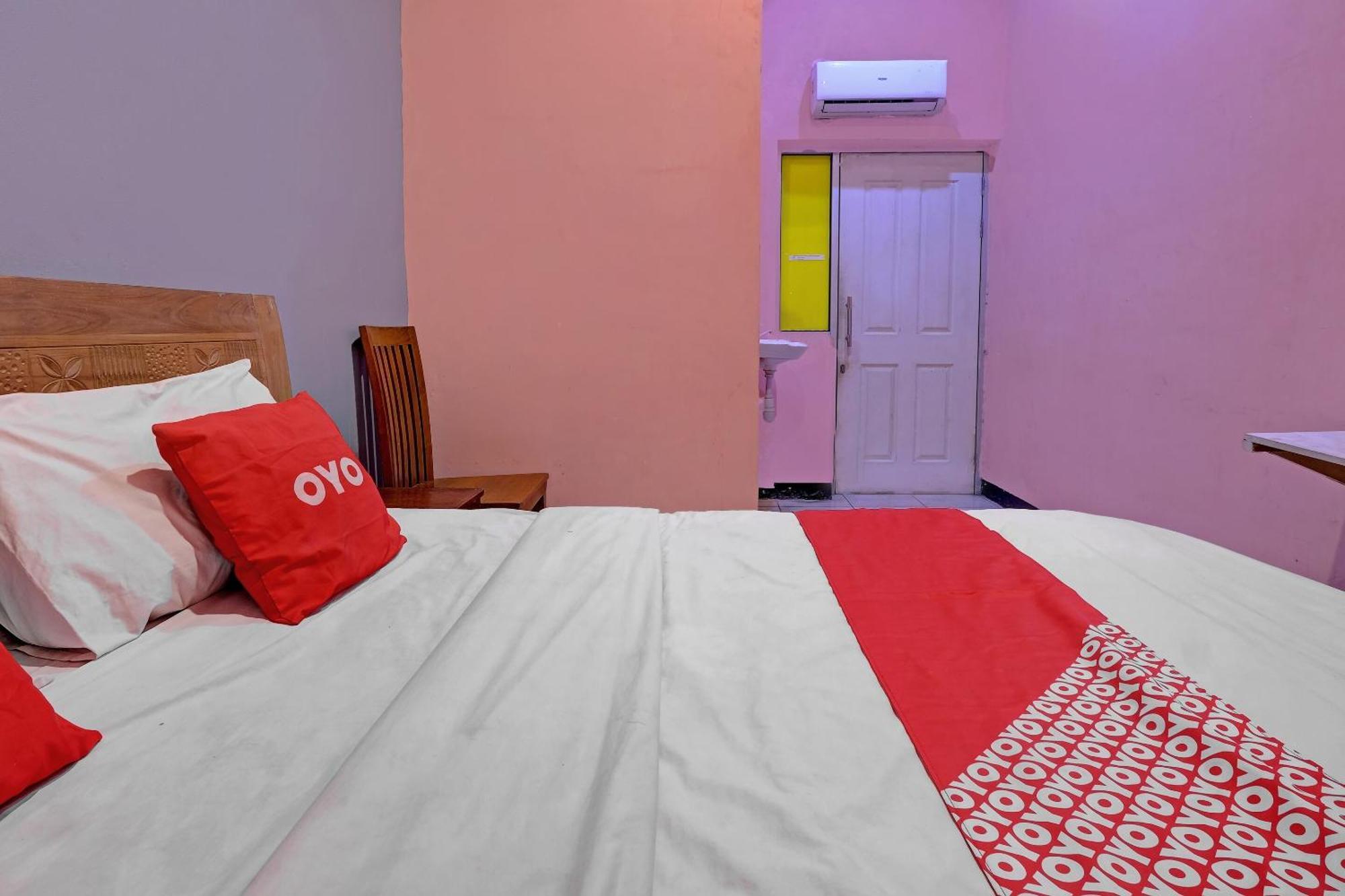 Oyo Life 92877 Hotel Rainbow 7296 سيمارانغ المظهر الخارجي الصورة